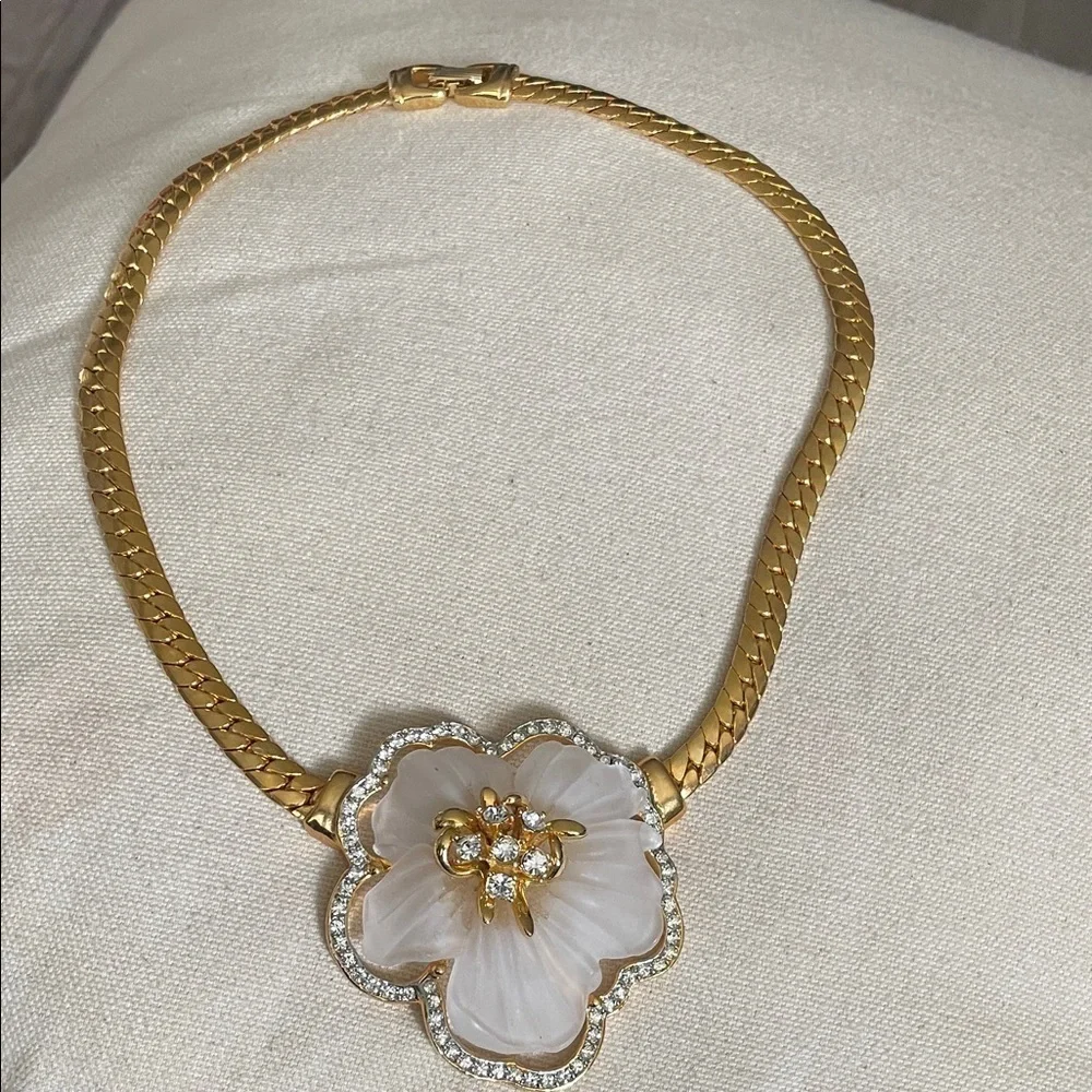 Elegant Goldtone Floral Necklace